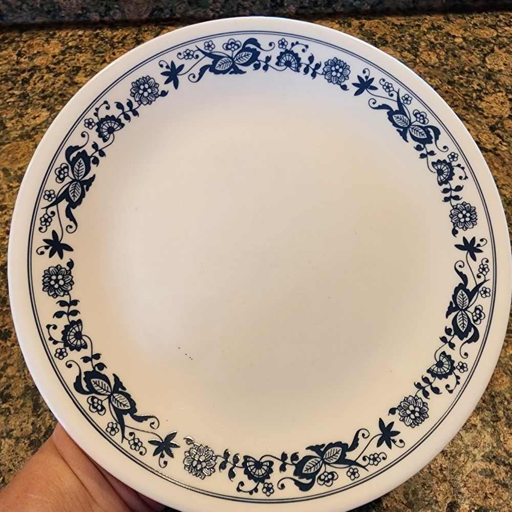 Corelle Old Town Blue Onion 8.5" Salad Plate